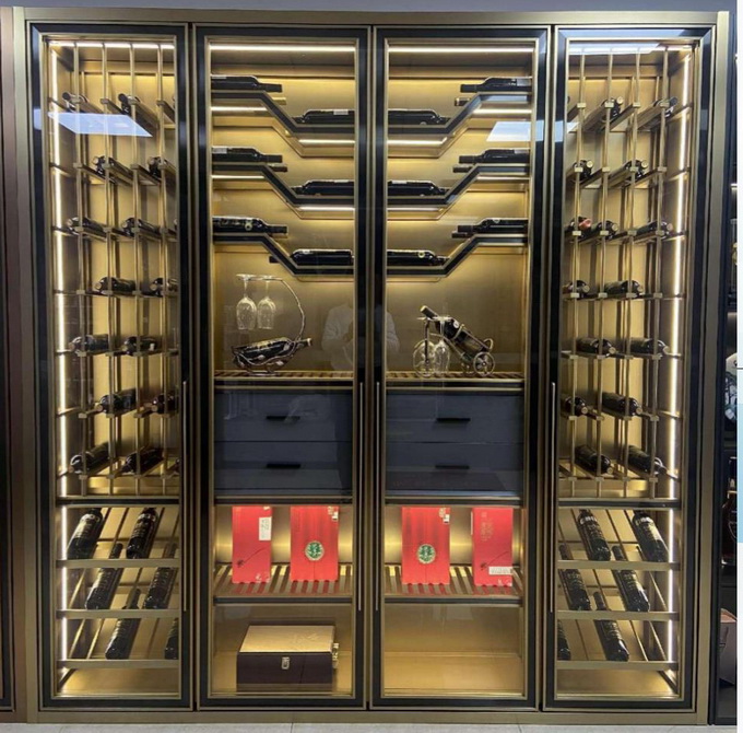 ����־ƹ�23